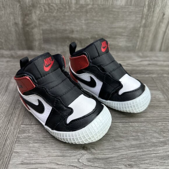 Jordan 1 Crib Bootie Infant size 4c Black Varsity Red White HJ92890-061 - Picture 6 of 8